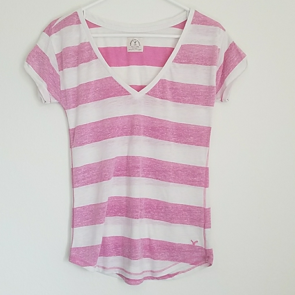 American Eagle V neck